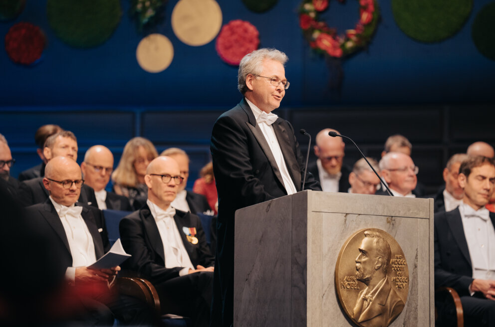 Professor Olof Ramström delivering his presentation speech