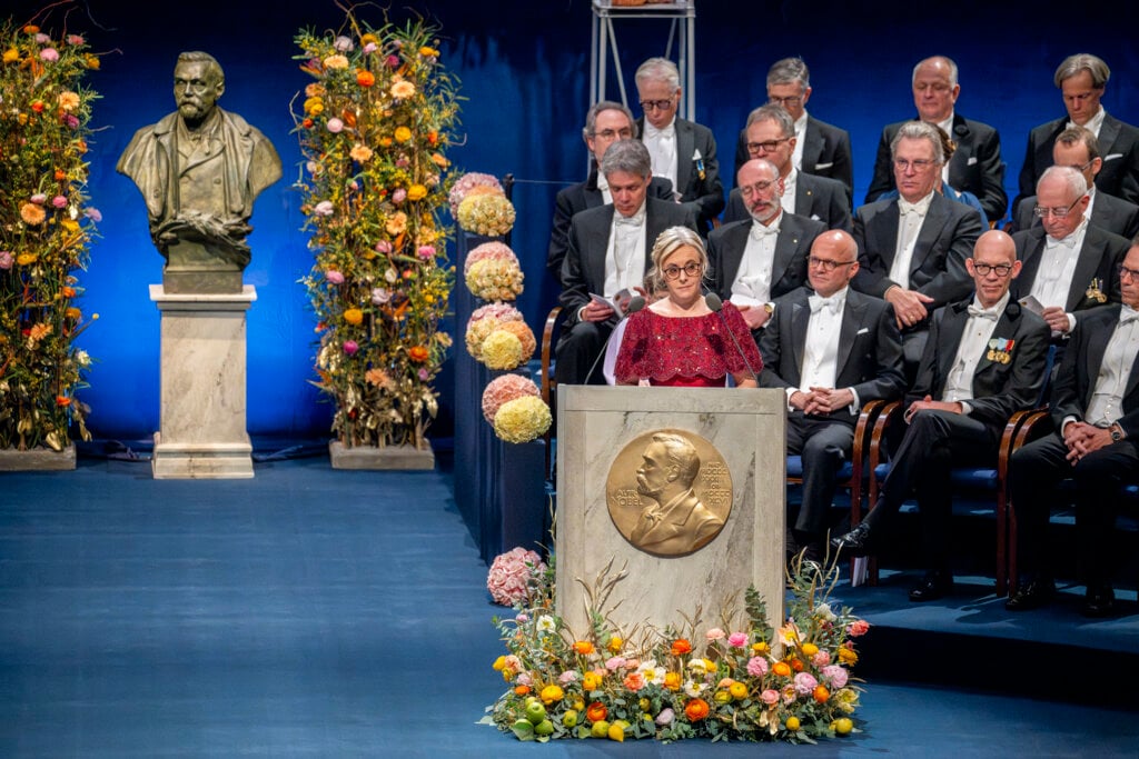 Gunilla Karlsson Hedestam delivering her presentation speech